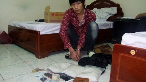 Bắt quả tang cặp 9X mua bán 3kg ma túy đá trong khách sạn